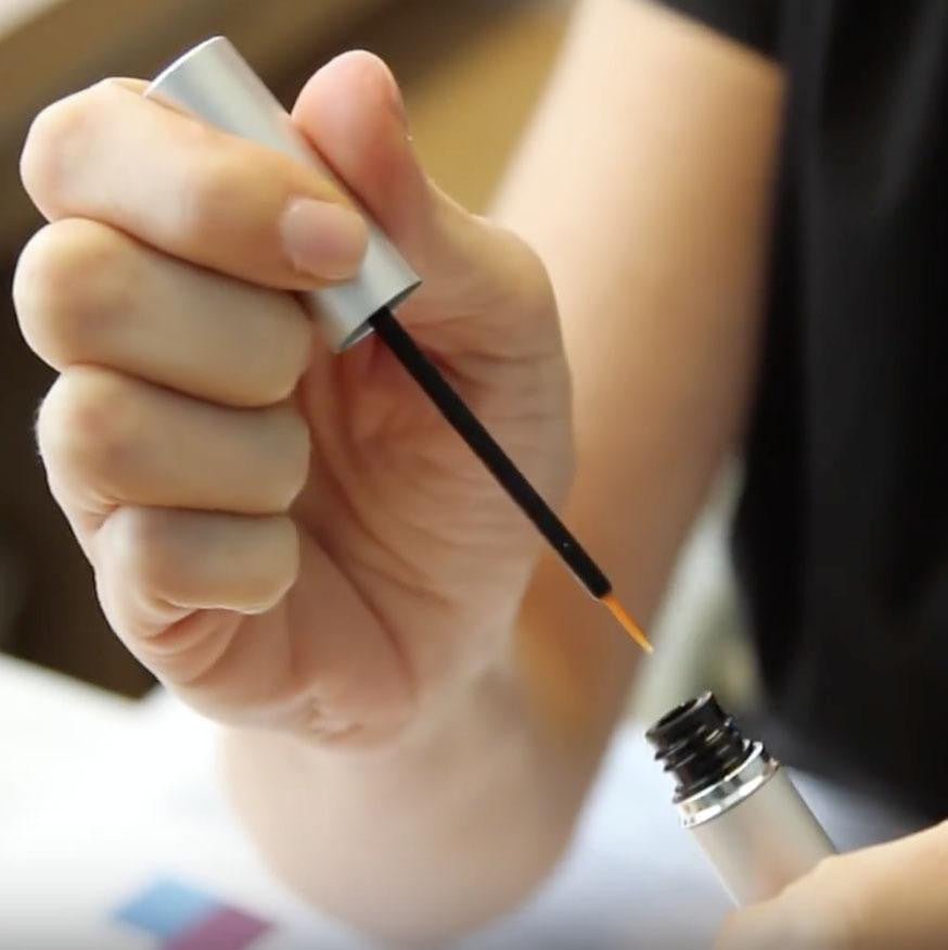 Natural Eyelash & Eyebrow Growth Serum